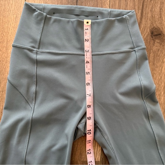 Lululemon In Movement 7/8 Tight Size 4 - Picture 7 of 8